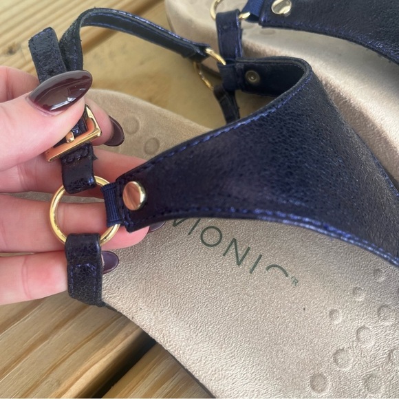 VIONIC Kirra Metallic Blue Sandal Comfort T Strap Thong Ankle Strap 7.5 Navy - Picture 2 of 10